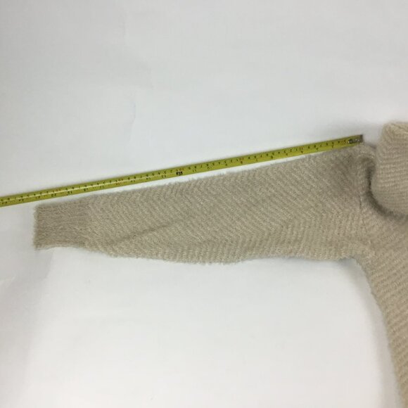 XOXO, Sweater - Picture 12 of 13